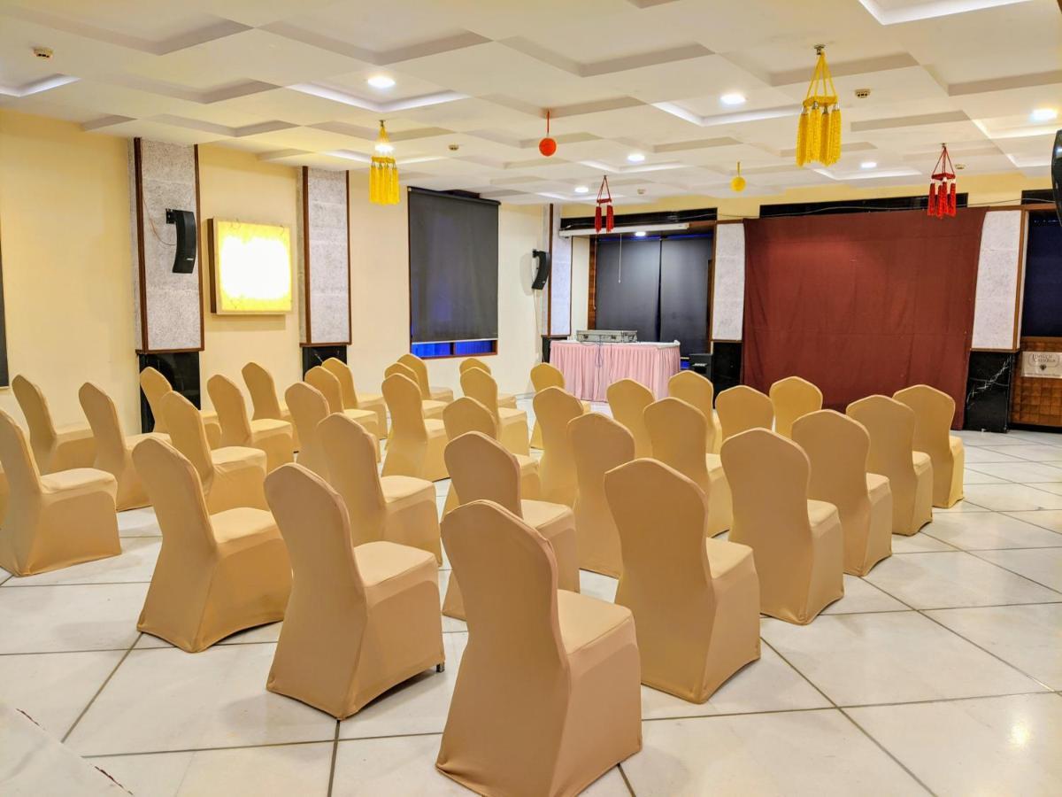 Hotel Jewel Of Chembur Мумбаи Экстерьер фото