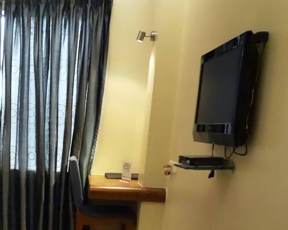 Hotel Jewel Of Chembur Мумбаи Экстерьер фото